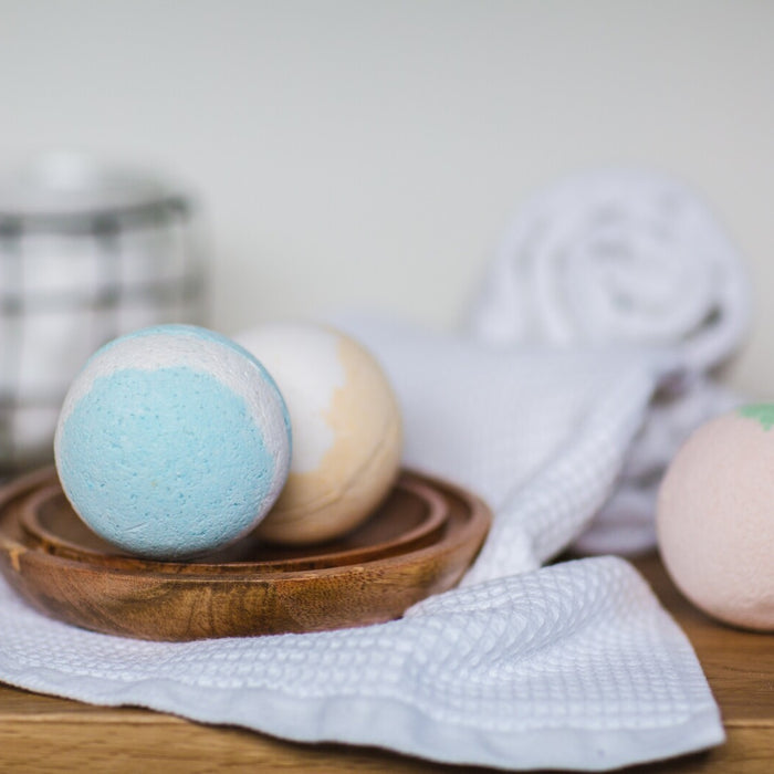 How To Make Bath Bombs At Home (Infographic)